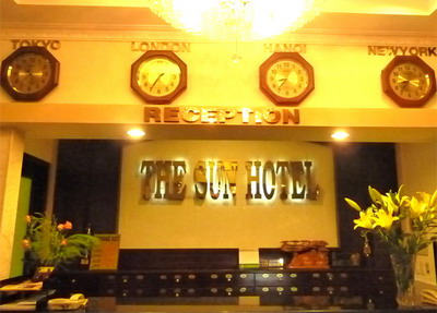 The-Sun-hotel-reception_1.jpg